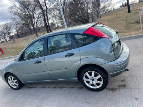 2005 Ford Focus for sale at United Motors in Saint Cloud MN