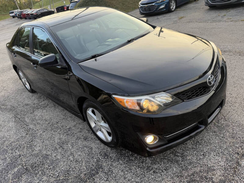 2012 Toyota Camry SE's photo