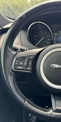 2017 Jaguar F-PACE 35t Prestige