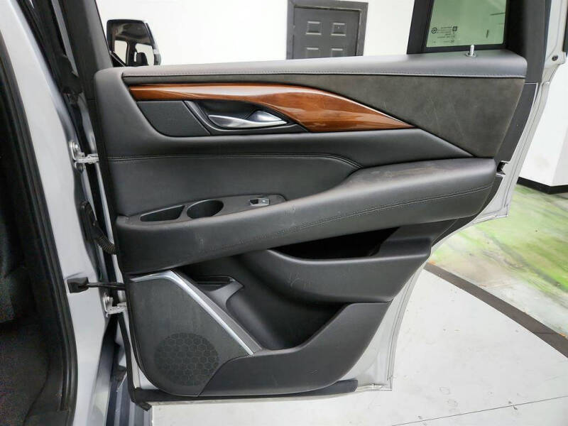 2019 Cadillac Escalade Luxury