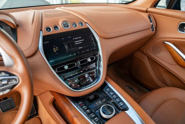 2021 Aston Martin DBX 11