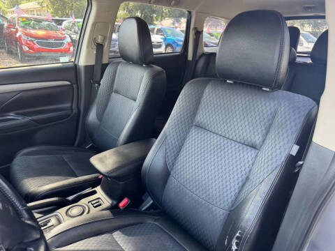 2015 Mitsubishi Outlander SE