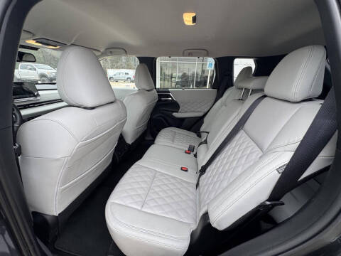 2024 Mitsubishi Outlander SEL