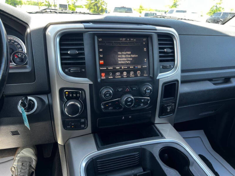 2017 RAM 1500 SLT