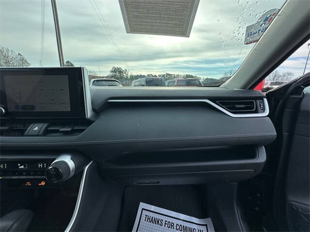 2025 Toyota RAV4 Hybrid XLE