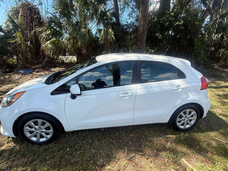 2016 Kia Rio 5-Door LX