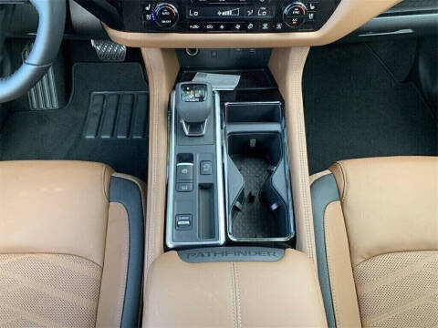 2025 Nissan Pathfinder Platinum