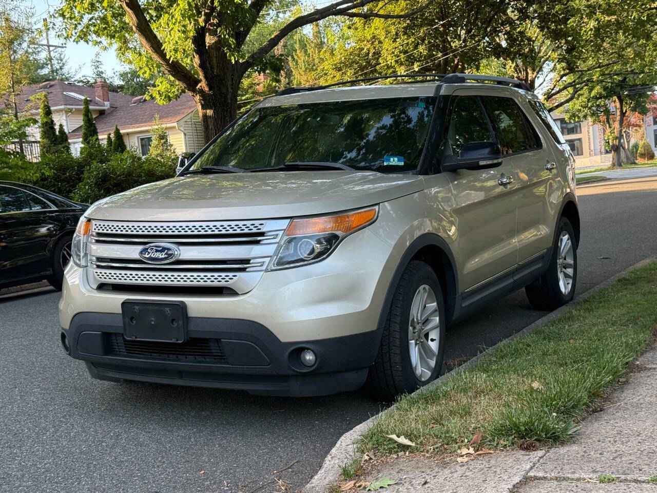 Gold 2011 Ford Explorer XLT AWD XLT 4dr SUV 2