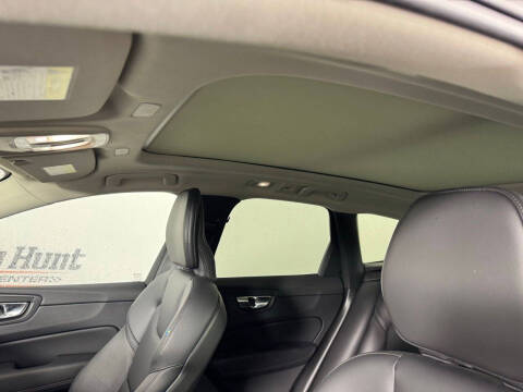 2024 Volvo XC60 B5 Core Dark Theme