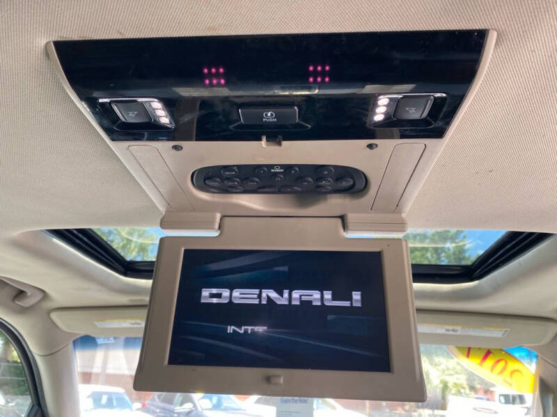 2017 GMC Yukon XL Denali
