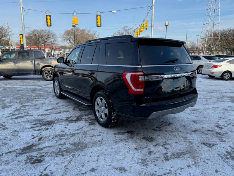 2019 Ford Expedition XLT photo 6