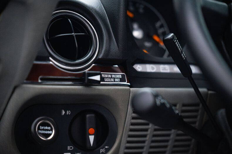 1986 Mercedes-Benz 560-Class 560 SL