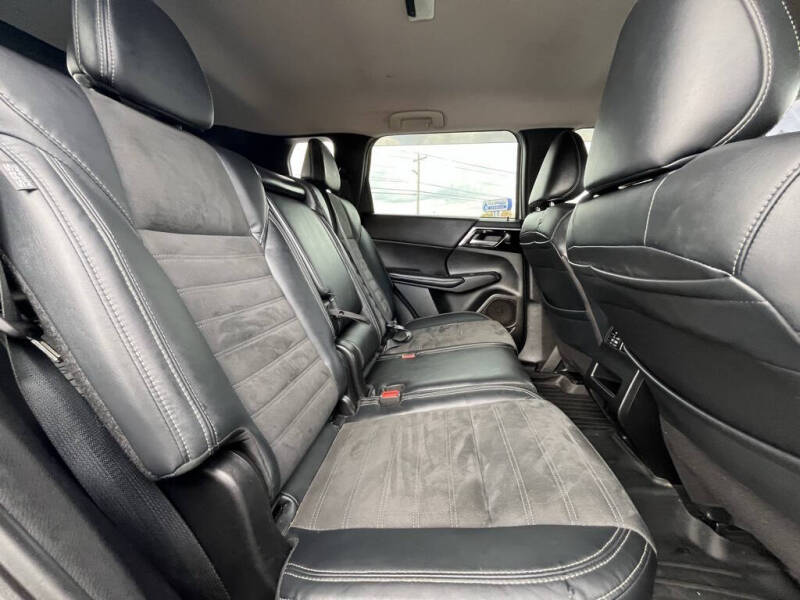 2022 Mitsubishi Outlander SE