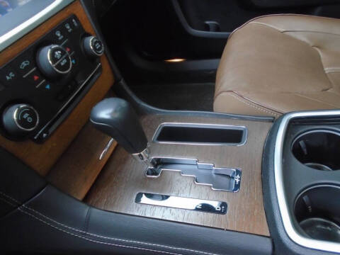 2013 Chrysler 300 C John Varvatos Luxury Edition