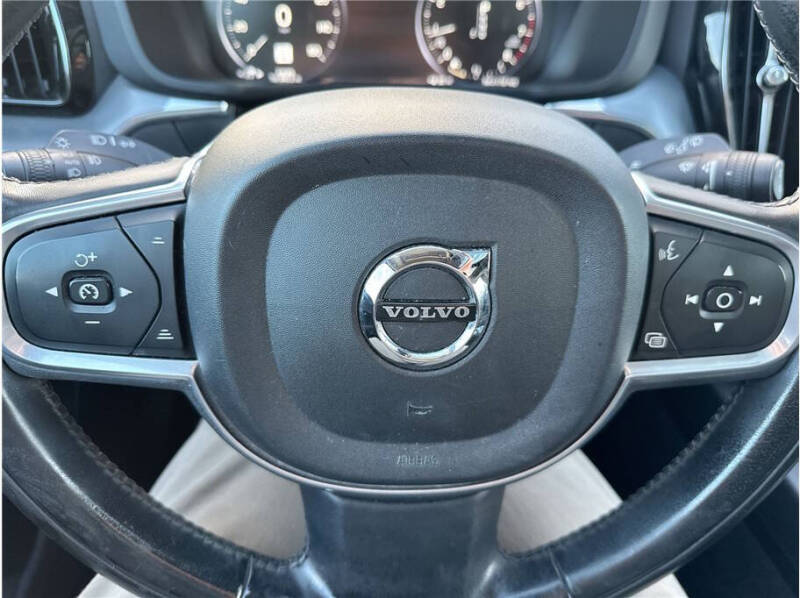 2018 Volvo XC60 T5 Momentum