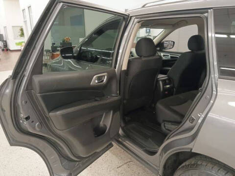 2019 Nissan Pathfinder S