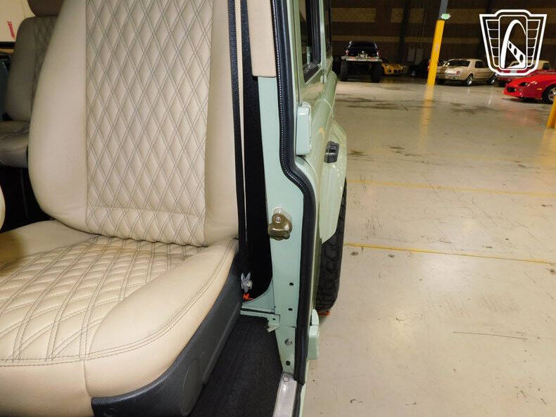 1987 Land Rover Defender