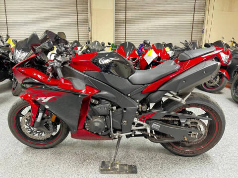 2011 Yamaha YZF-R1