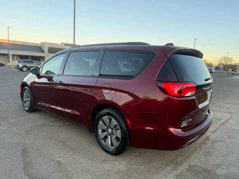 2018 Chrysler Pacifica Hybrid Limited