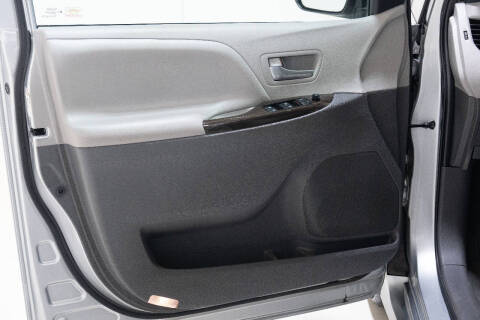 2020 Toyota Sienna XLE Premium 8-Passenger