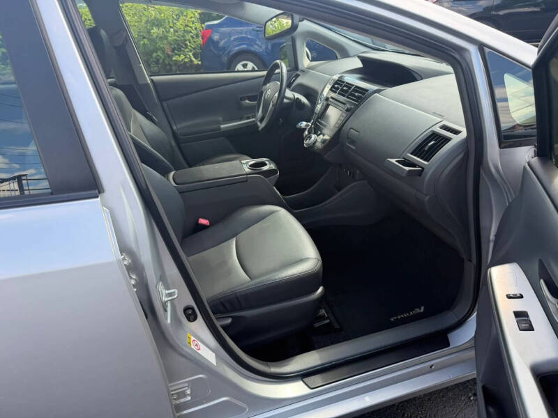 2013 Toyota Prius v