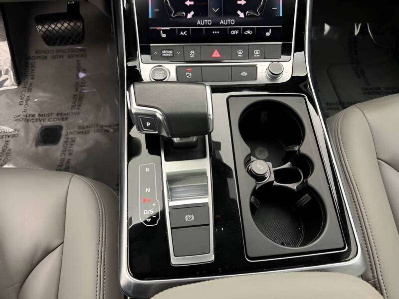 2022 Audi Q7 quattro Premium Plus 55 TFSI