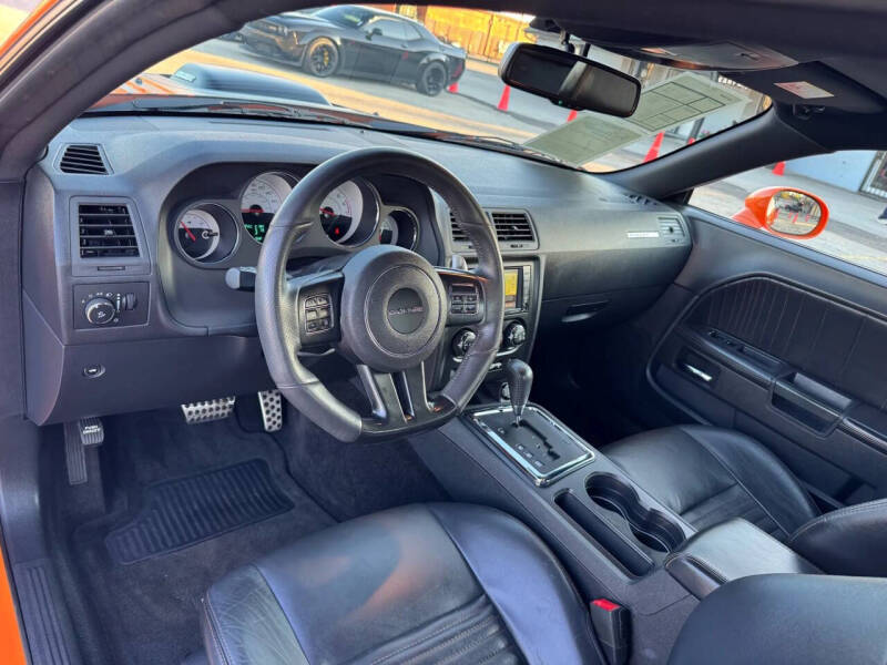 2014 Dodge Challenger R/T Shaker Package