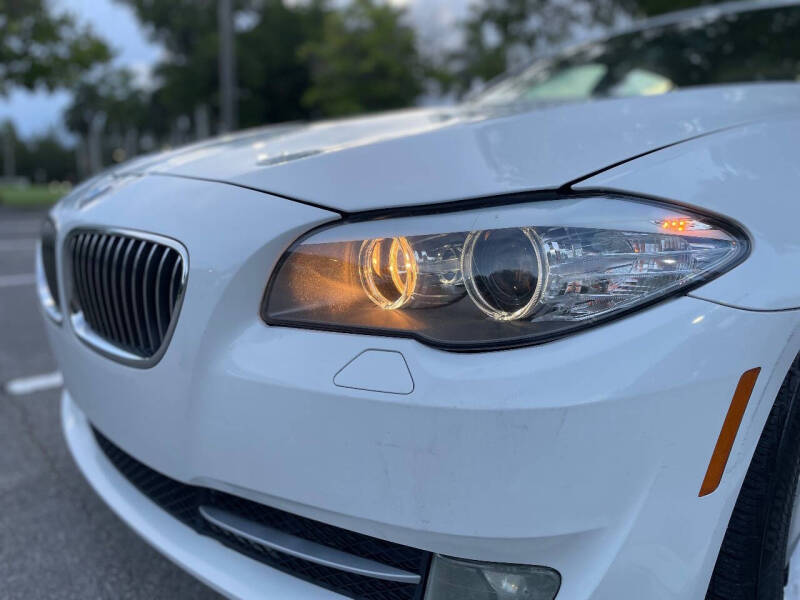 2011 BMW 5 Series 528i