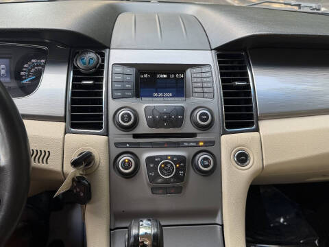 2015 Ford Taurus SEL