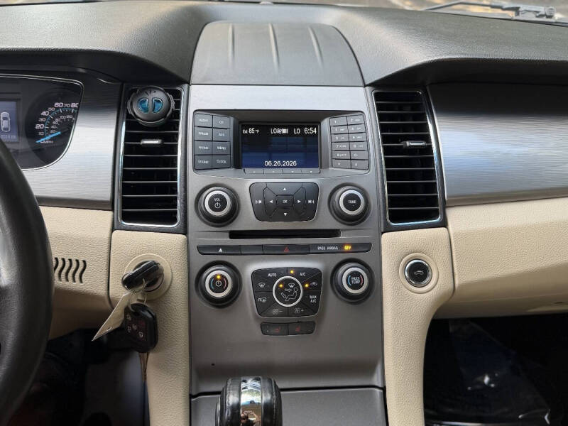2015 Ford Taurus SEL