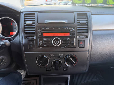 2012 Nissan Versa 1.8 SL