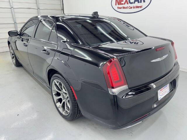 2018 Chrysler 300