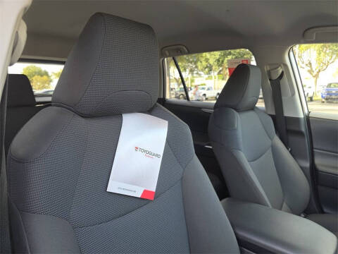 2025 Toyota RAV4 Hybrid LE