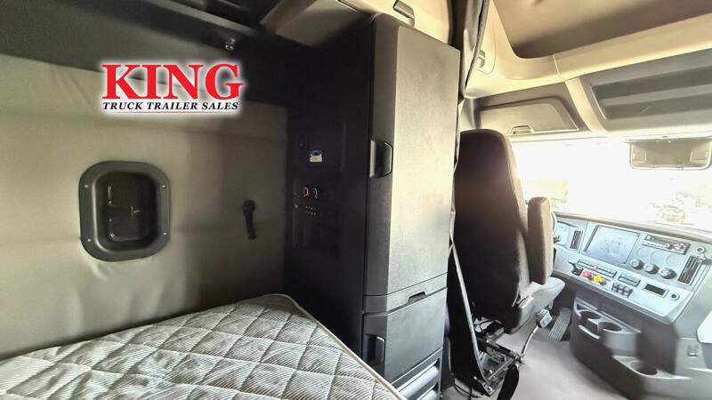 2021 Freightliner Cascadia