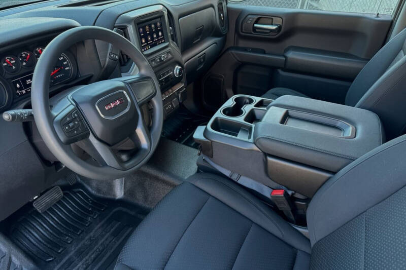 2024 GMC Sierra 1500 Pro