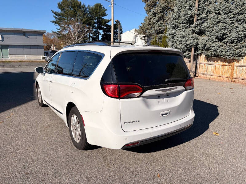 2020 Chrysler Pacifica Touring L