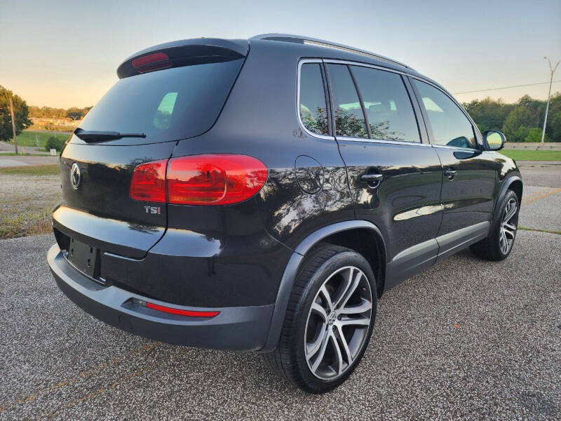 2017 Volkswagen Tiguan SEL photo 9