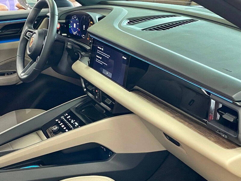 2025 Porsche Macan 4 Electric