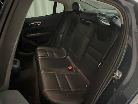 2020 Volvo S60 T5 Momentum