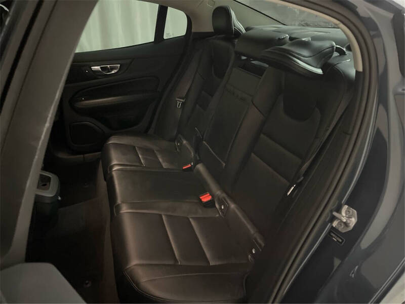 2020 Volvo S60 T5 Momentum