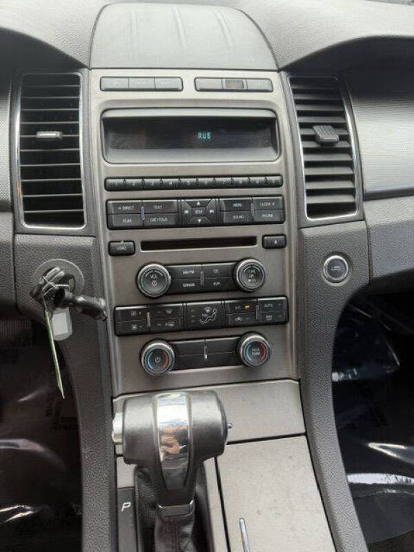 2011 Ford Taurus SEL