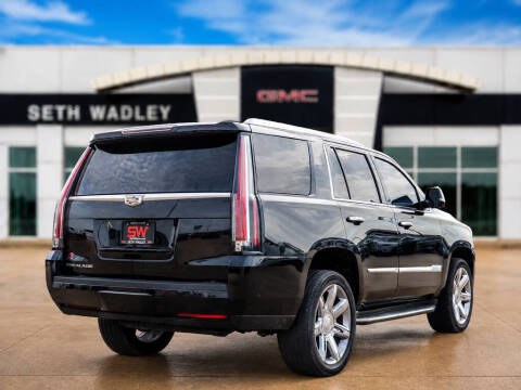 2018 Cadillac Escalade Luxury