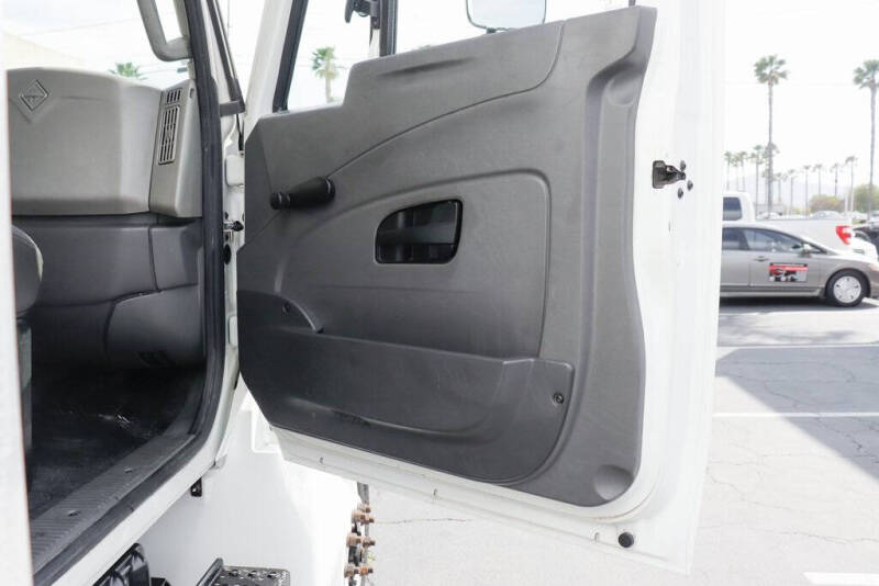 2019 International DuraStar 4300