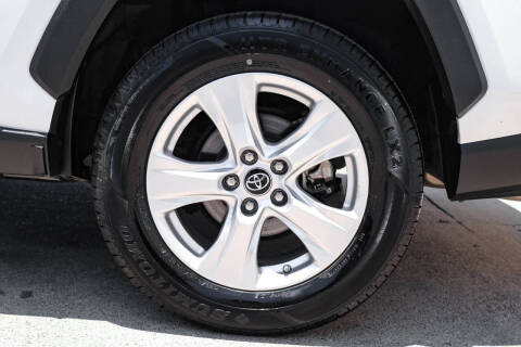 2020 Toyota RAV4 Hybrid LE