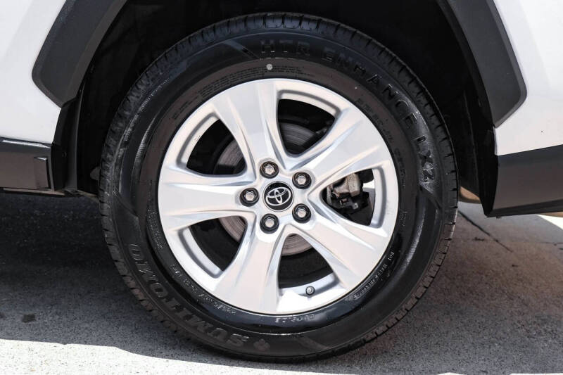 2020 Toyota RAV4 Hybrid LE