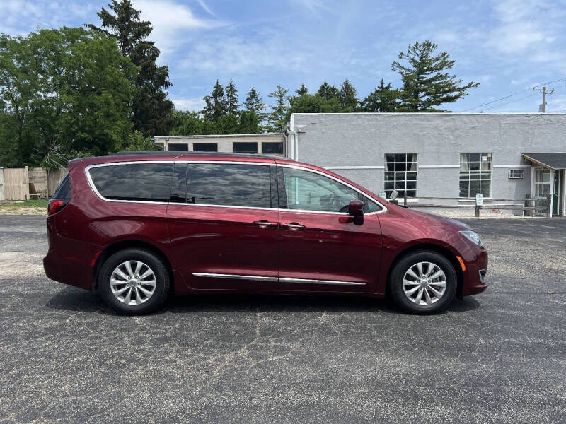 2017 Chrysler Pacifica Touring-L