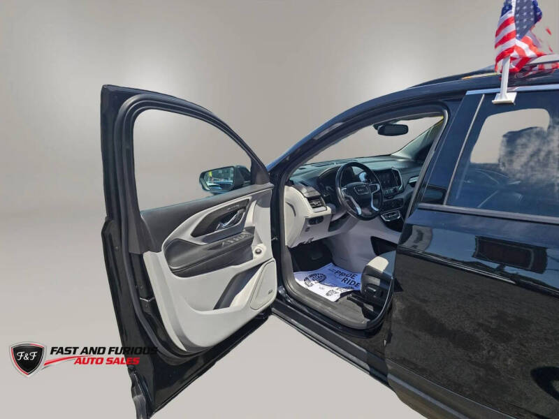 2023 GMC Terrain SLT