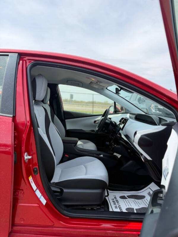 2019 Toyota Prius LE AWD-e