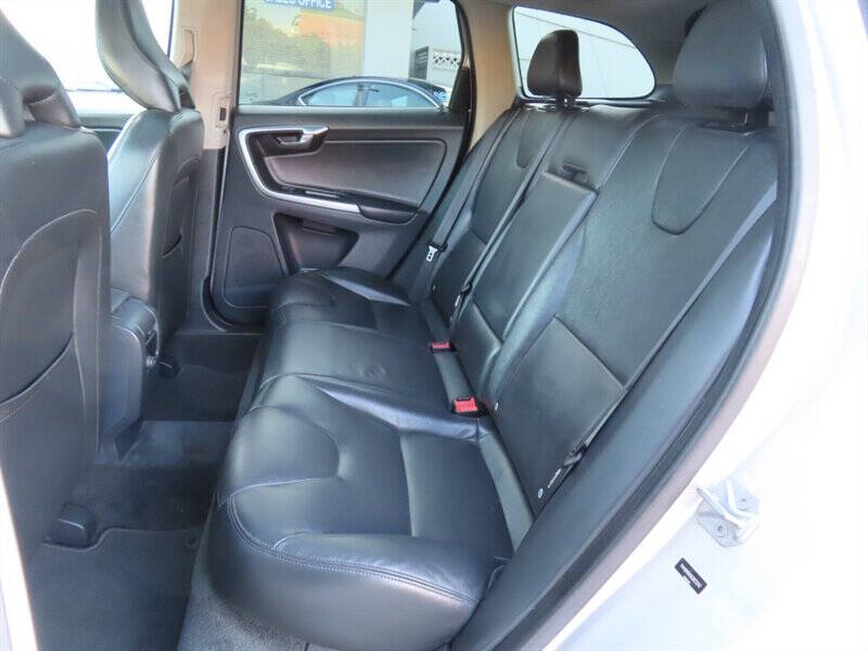 2016 Volvo XC60 T5 Drive-E Premier