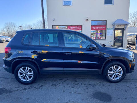 2012 Volkswagen Tiguan LE
